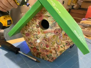 Carolina Wren/Chickadee Birdhouse W/Hinged Clean Out Roof-Spring Damask