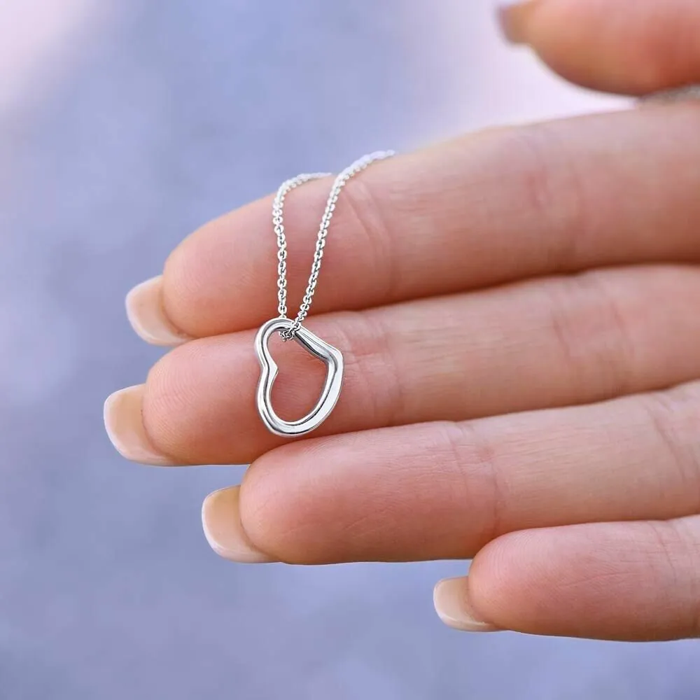 Daughter Gift From Mom Minimalist Delicate Heart Necklace, Gift from Mom, Mom to Daughter