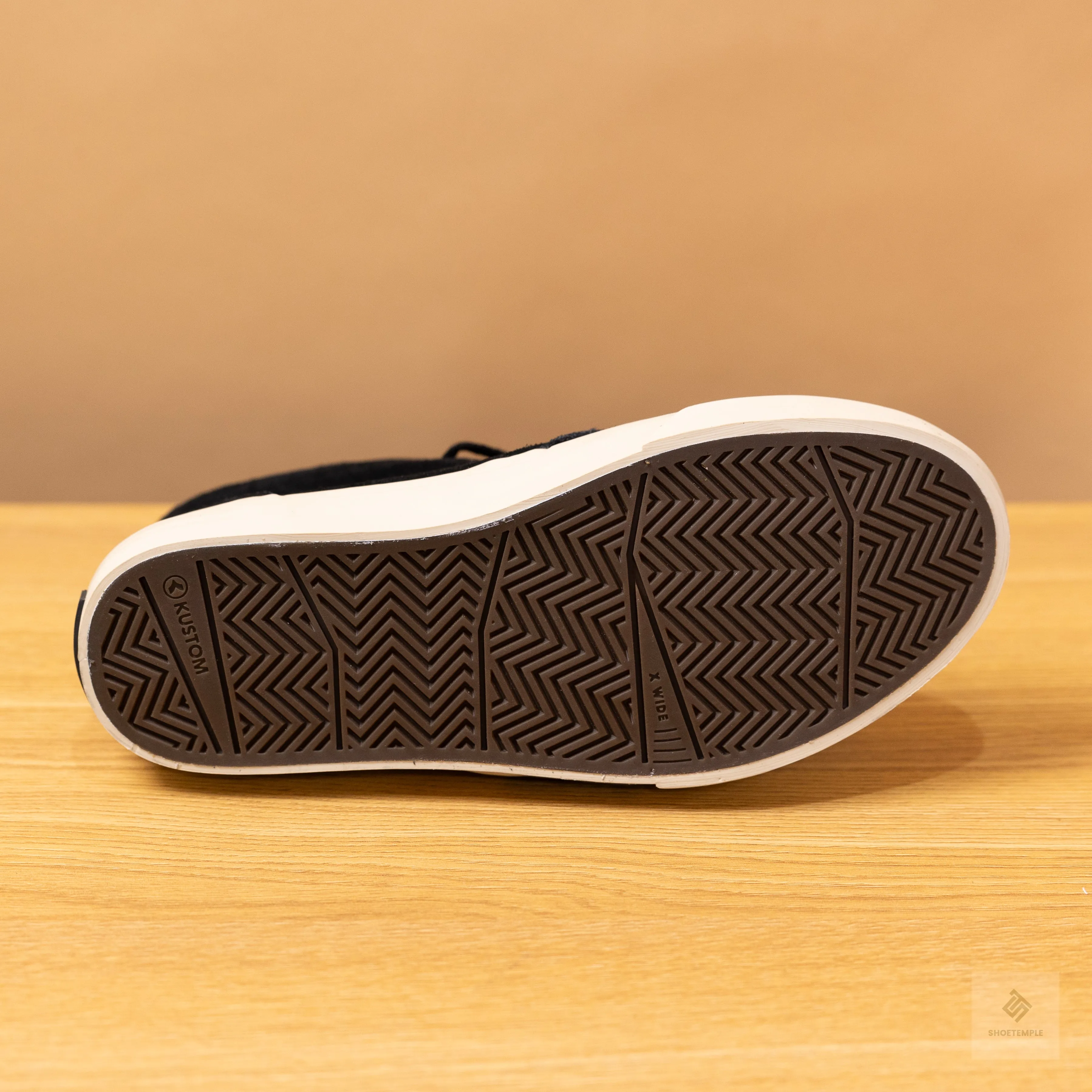 Kustom Rae Wide Black Sneaker